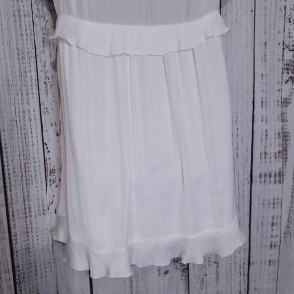 Show me your MuMu Virginia mini flowy ruffle dress w/ speckled dots in white - Picture 8 of 12